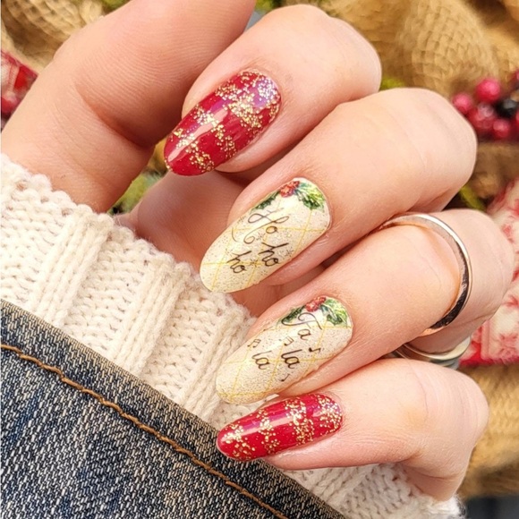 *Retired* Color Street: Golden Icicles | Gold Stripes Metallic Holiday Christmas - Picture 7 of 13